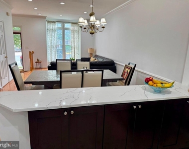 3942 Kathryn Jean Court - Photo Thumbnail 4