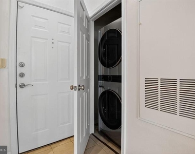 12945 Centre Park Circle - Photo Thumbnail 7
