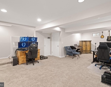 8573 Tyrolean Way - Photo Thumbnail 27