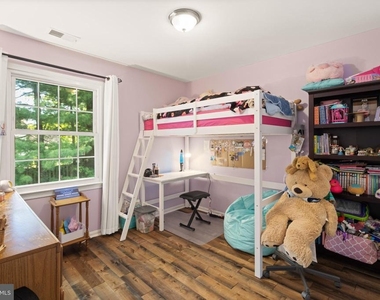8573 Tyrolean Way - Photo Thumbnail 18
