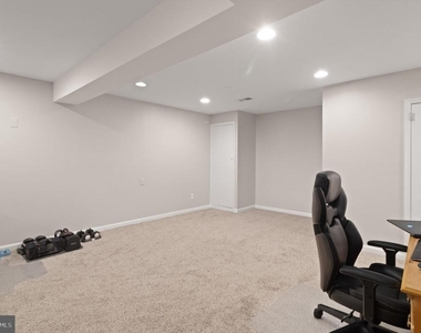 8573 Tyrolean Way - Photo Thumbnail 25