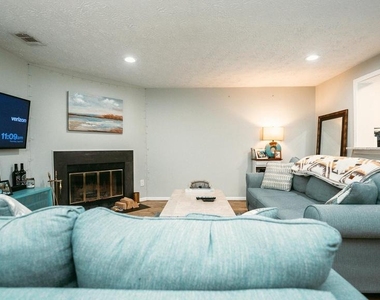 9134 Everett Court - Photo Thumbnail 11