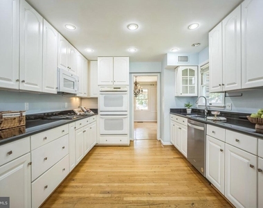 7330 Lewinsville Park Court - Photo Thumbnail 1