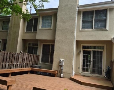 1303 Park Garden Lane - Photo Thumbnail 15