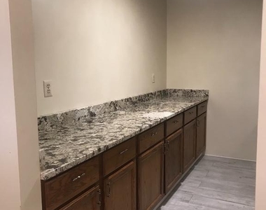 10724 West Drive - Photo Thumbnail 13