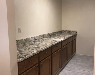 10724 West Drive - Photo Thumbnail 11