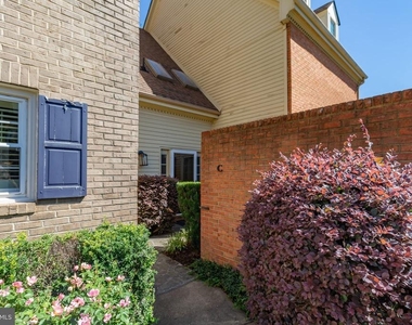 1011 Charles Street - Photo Thumbnail 55