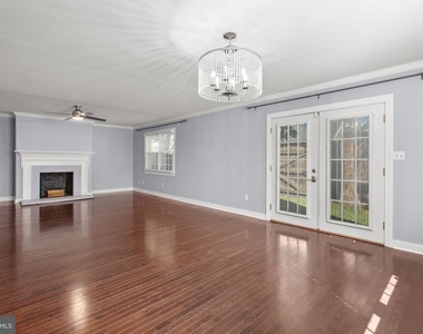 1011 Charles Street - Photo Thumbnail 5