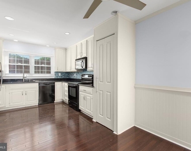 1011 Charles Street - Photo Thumbnail 14