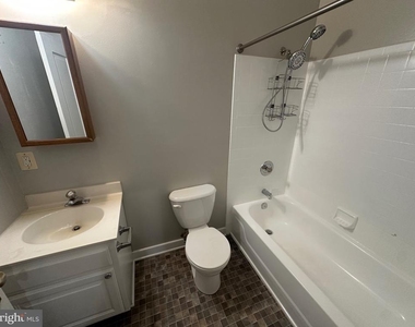 200 Hanover Street - Photo Thumbnail 8