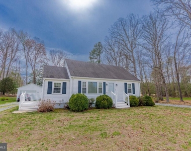 7096 Ladysmith Road - Photo Thumbnail 10
