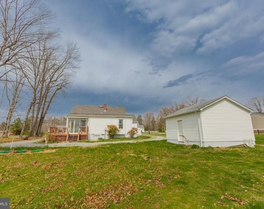 7096 Ladysmith Road - Photo Thumbnail 15
