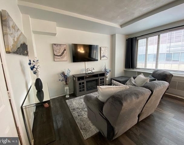 1121 Arlington Boulevard - Photo Thumbnail 16