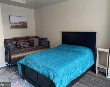 1121 Arlington Boulevard - Photo Thumbnail 8