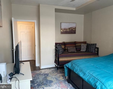 1121 Arlington Boulevard - Photo Thumbnail 7