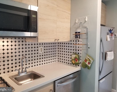 1011 Arlington Boulevard - Photo Thumbnail 3