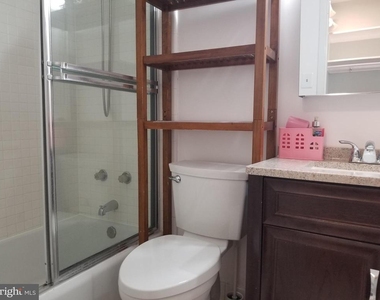 1011 Arlington Boulevard - Photo Thumbnail 15