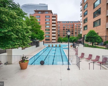 1011 Arlington Boulevard - Photo Thumbnail 32