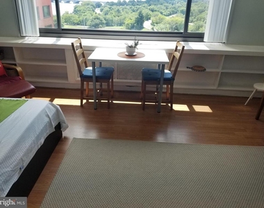 1011 Arlington Boulevard - Photo Thumbnail 7