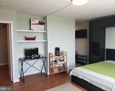 1011 Arlington Boulevard - Photo Thumbnail 10