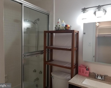 1011 Arlington Boulevard - Photo Thumbnail 16