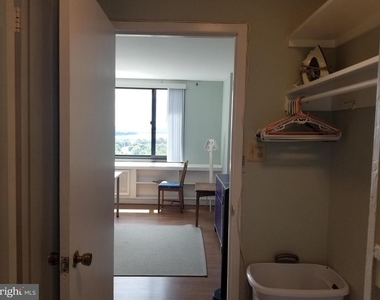 1011 Arlington Boulevard - Photo Thumbnail 14