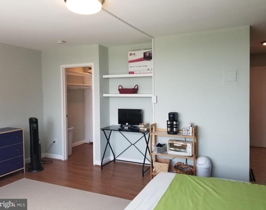 1011 Arlington Boulevard - Photo Thumbnail 12