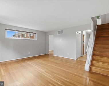 5024 8th Rd S - Photo Thumbnail 5