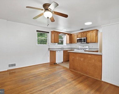 5024 8th Rd S - Photo Thumbnail 10
