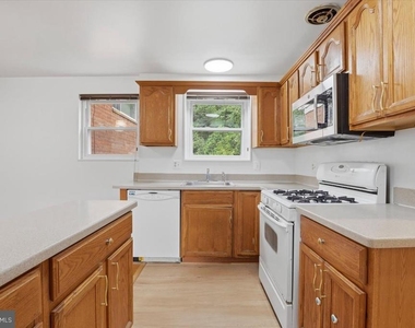 5024 8th Rd S - Photo Thumbnail 12
