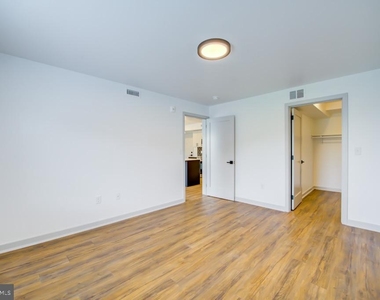 5001 Umbria Street - Photo Thumbnail 5