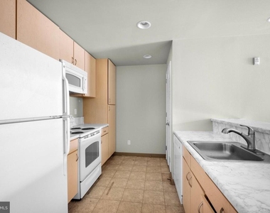815 Arch Street - Photo Thumbnail 8