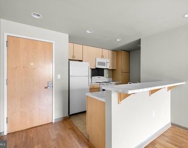 815 Arch Street - Photo Thumbnail 7