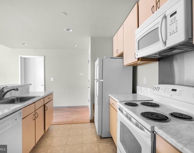 815 Arch Street - Photo Thumbnail 9