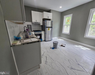 6022 Pine Street - Photo Thumbnail 5