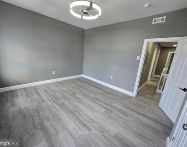 6022 Pine Street - Photo Thumbnail 9