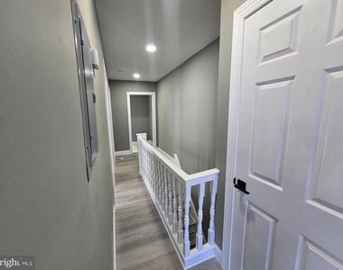 6022 Pine Street - Photo Thumbnail 10