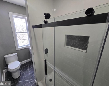 6022 Pine Street - Photo Thumbnail 2