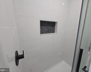 6022 Pine Street - Photo Thumbnail 7