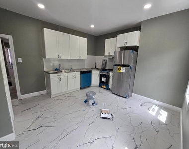 6022 Pine Street - Photo Thumbnail 4