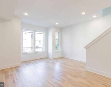 2406 W Master Street - Photo Thumbnail 1
