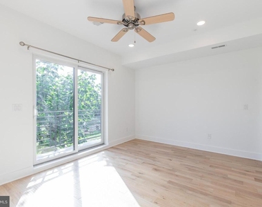 2406 W Master Street - Photo Thumbnail 8