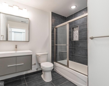 2406 W Master Street - Photo Thumbnail 7