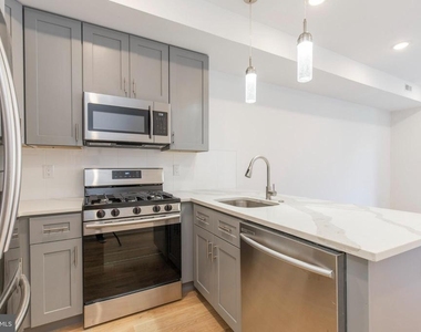 2406 W Master Street - Photo Thumbnail 5