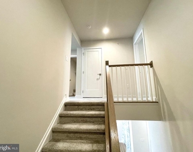 224 Lilac Street - Photo Thumbnail 11
