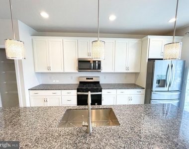 224 Lilac Street - Photo Thumbnail 9