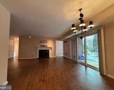 303 Mountainview Drive - Photo Thumbnail 22