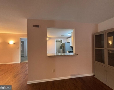 303 Mountainview Drive - Photo Thumbnail 10