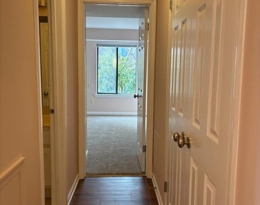 303 Mountainview Drive - Photo Thumbnail 3