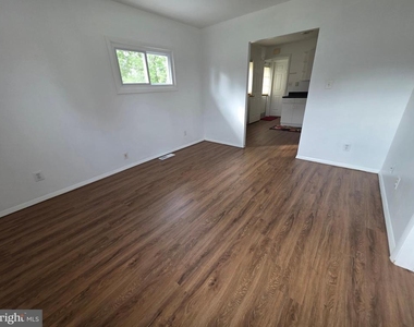 513 W Butler Avenue - Photo Thumbnail 2